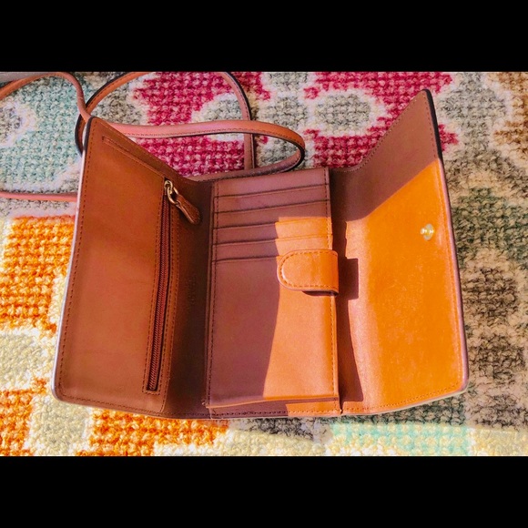 *BNWOT* Coach Phone Crossbody - Picture 5 of 5